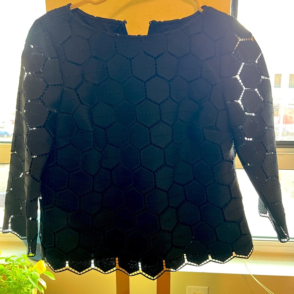 Honeycomb dressy top